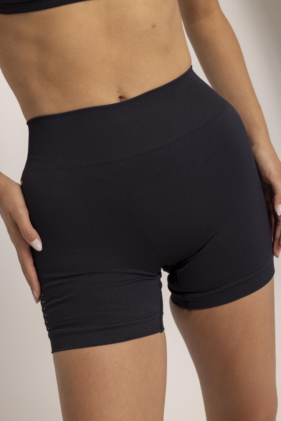 SHORT CASUAL BASIC